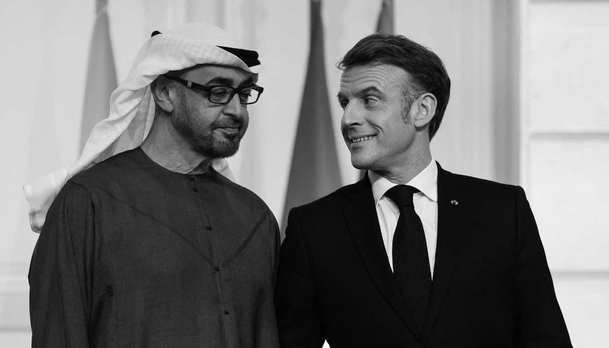 Le président des Émirats arabes unis, Mohammed bin Zayed al-Nahyan (à gauche), et le président français Emmanuel Macron (à droite) à Paris, le 6 février 2025. 