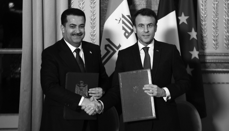 Le premier ministre irakien Mohammed Shia al-Sudani (à gauche) et le président français Emmanuel Macron à Paris, le 26 janvier 2023. Une visite du chef de l'État français en Irak est envisagée pour l'automne 2025.
