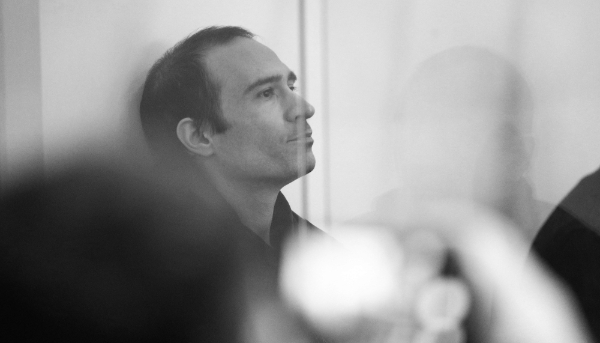 Le Franco-Britannique Martin Ryan, accusé d'espionnage, assiste à une audience à Bakou, en Azerbaïdjan, le 6 janvier 2025. 