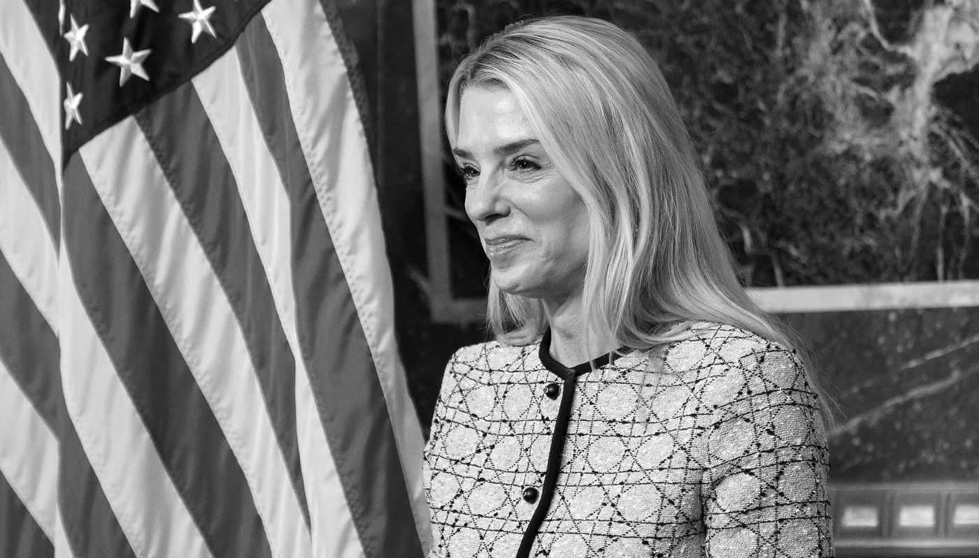 La nouvelle procureure générale des États-Unis, Pam Bondi, a annoncé début février l'allègement des poursuites engagées au titre de la loi sur l'enregistrement des agents étrangers