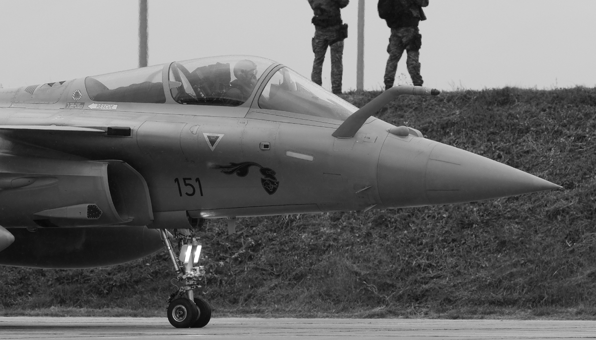 Un chasseur Rafale lors de la cérémonie d'accueil des six premiers des douze avions Rafale à Velika Gorica, en Croatie, le 25 avril 2024.