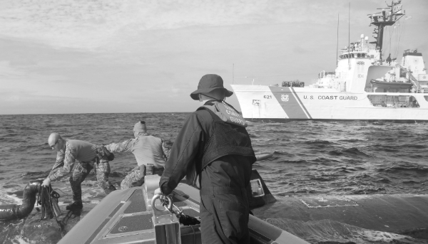 Les garde-côtes américains interceptent un sous-marin transportant de la cocaïne dans le Pacifique oriental, le 1er septembre 2019.