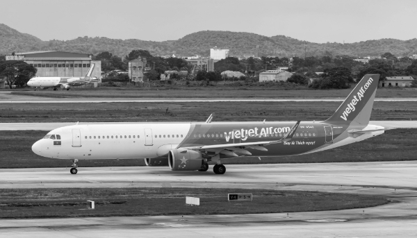 Un avion de la compagnie VietJet Air, l'aéroport de Hanoï, le 7 octobre 2023.