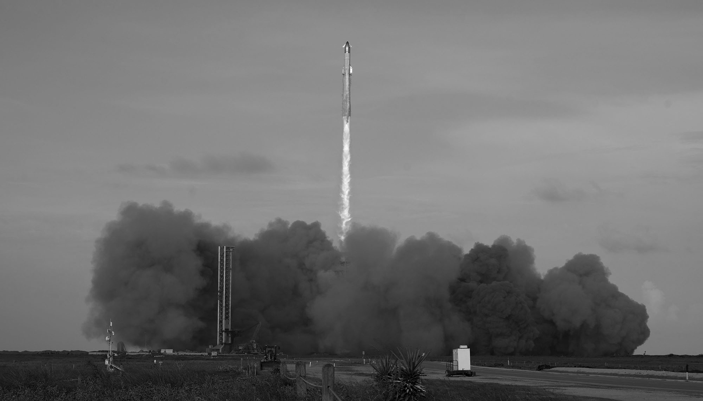 Après avoir décollé le 26 août de la base de SpaceX, au Texas, la fusée Starship a déployé huit satellites d'observation dans l'espace.