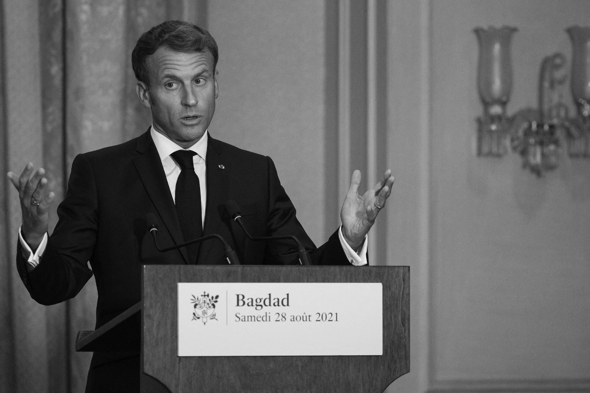 Le président français Emmanuel Macron lors d'une conférence de presse à Bagdad, le 28 août 2021.
