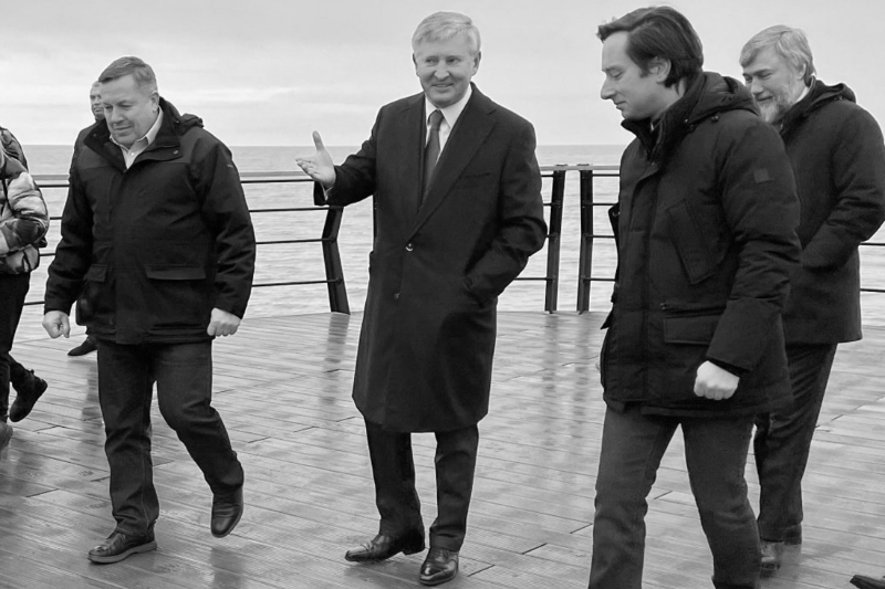 L'oligarque Rinat Akhmetov à Marioupol, le 16 février 2022.