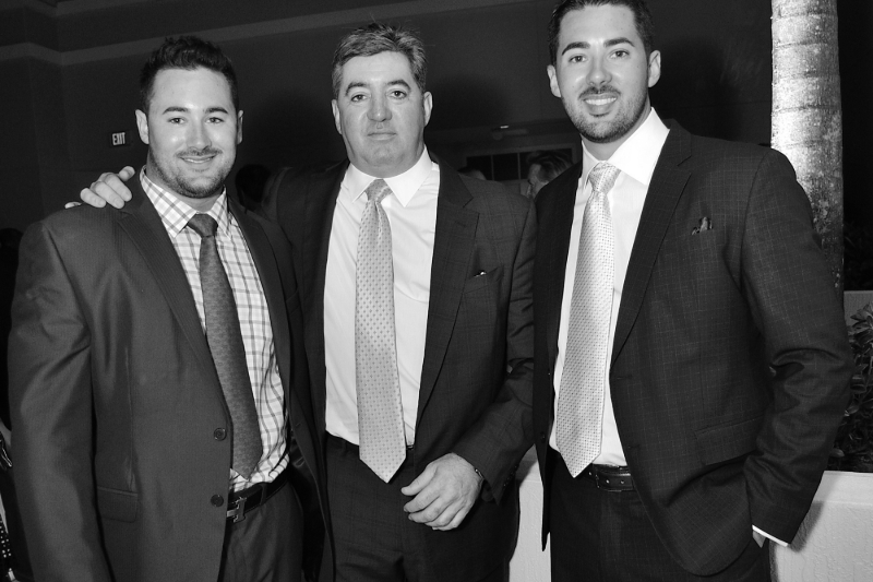 Nicholas Mastroianni II et ses deux fils, Anthony Mastroianni (à g.) et Nicholas Mastroianni III (à dr.).