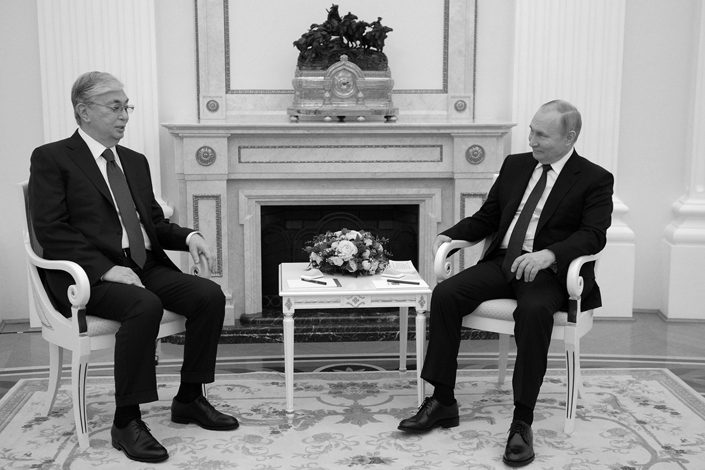 Le président du Kazahkstan, Kassym-Jomart Tokaïev, avec le président de la Russie, Vladimir Poutine.