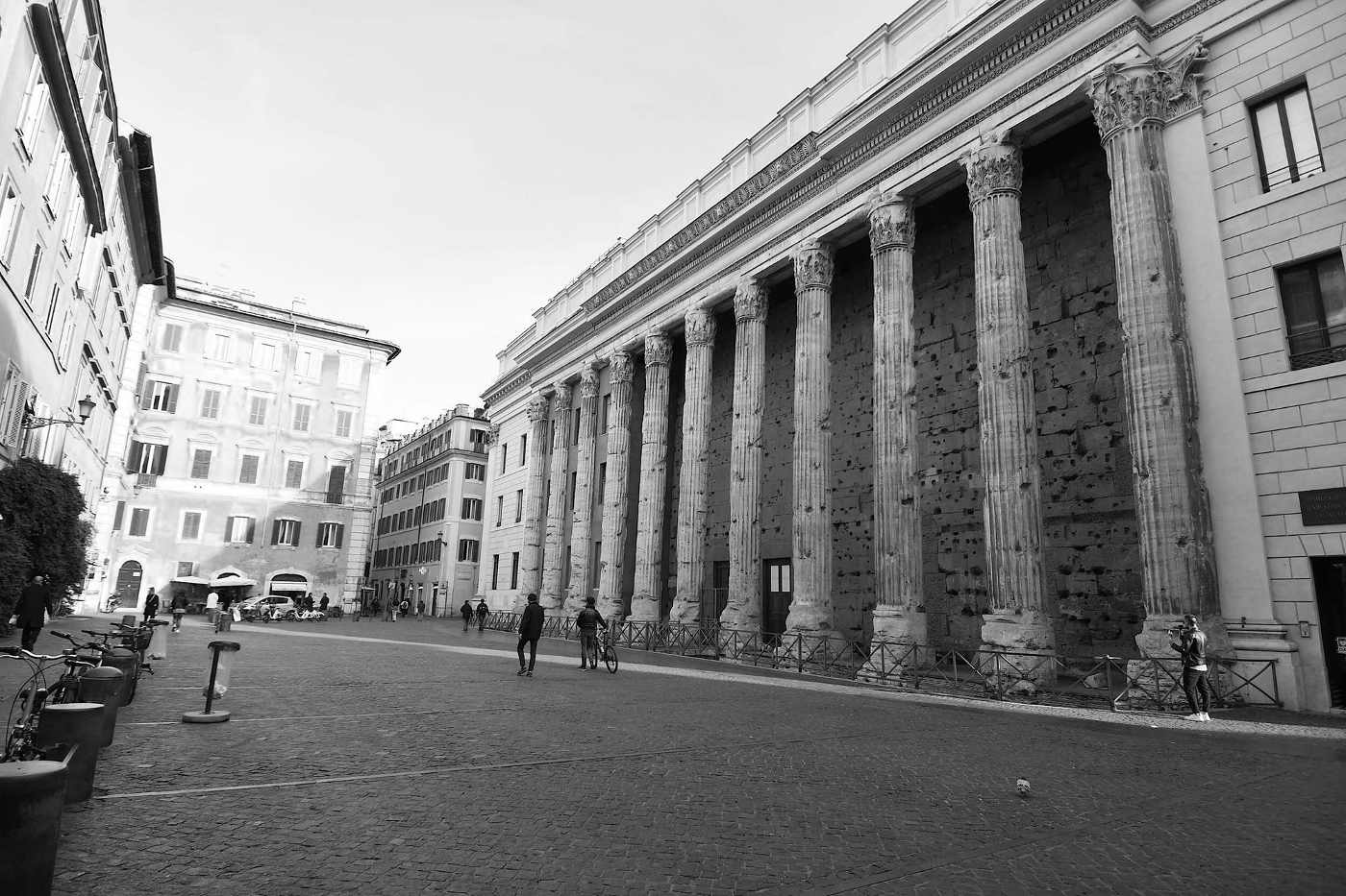 La Piazza di Pietra, au cœur du quartier Colonna, à Rome.