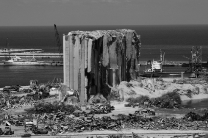 Le port de Beyrouth une dizaine de jours après l'explosion du 4 août 2020.