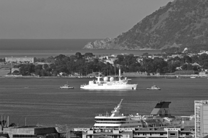 Le navire Dupuy-de-Lôme, ici à Toulon.