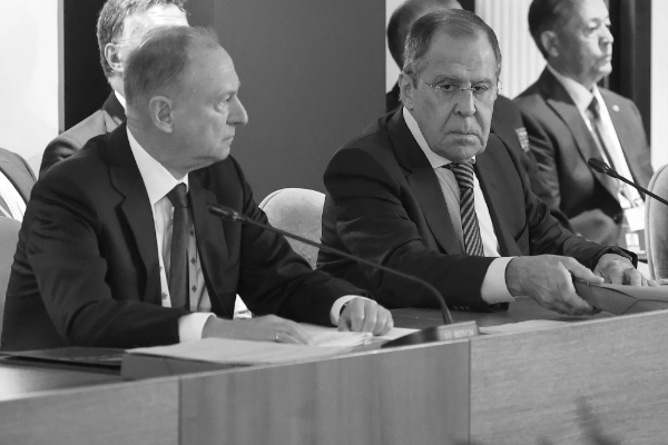 Le chef du conseil de sécurité nationale russe, Nikolaï Patrouchev, et le ministre des affaires étrangères, Sergueï Lavrov.