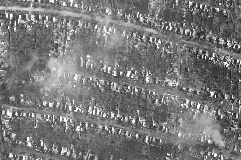 Une vue satellite des dégâts de la bataille pour Bakhmout, en Ukraine, mise à disposition par Maxar le 10 mars 2023.