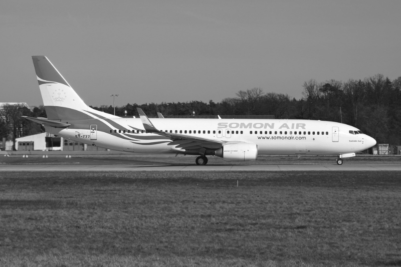 Le Boeing 737 de Somon Air, surnommé "Sadriddin Ayni".
