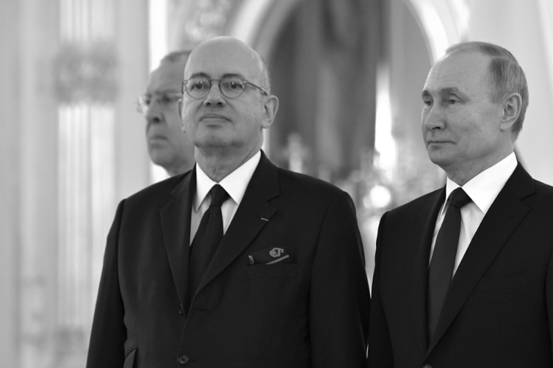 L'actuel ambassadeur de France à Moscou, Pierre Lévy, en compagnie du président russe Vladimir Poutine.
