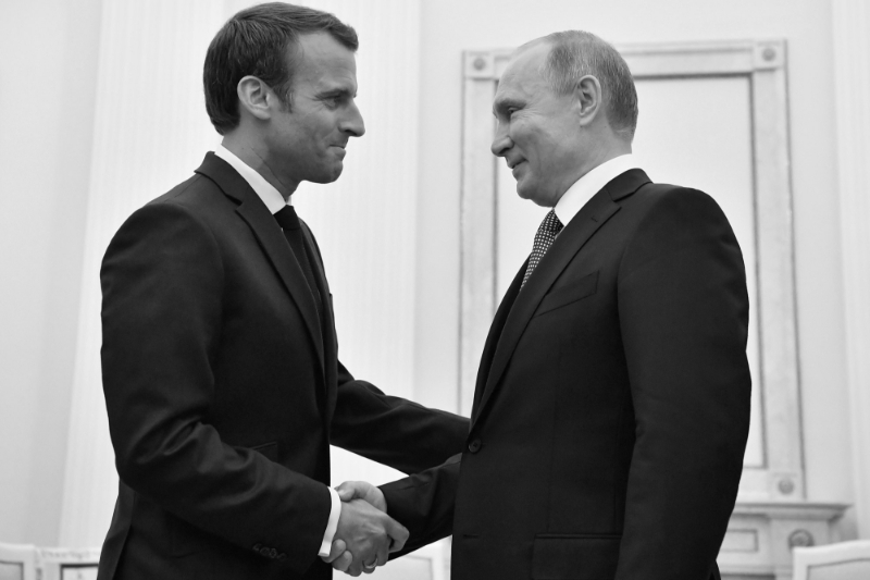 Emmanuel Macron et Vladimir Poutine.