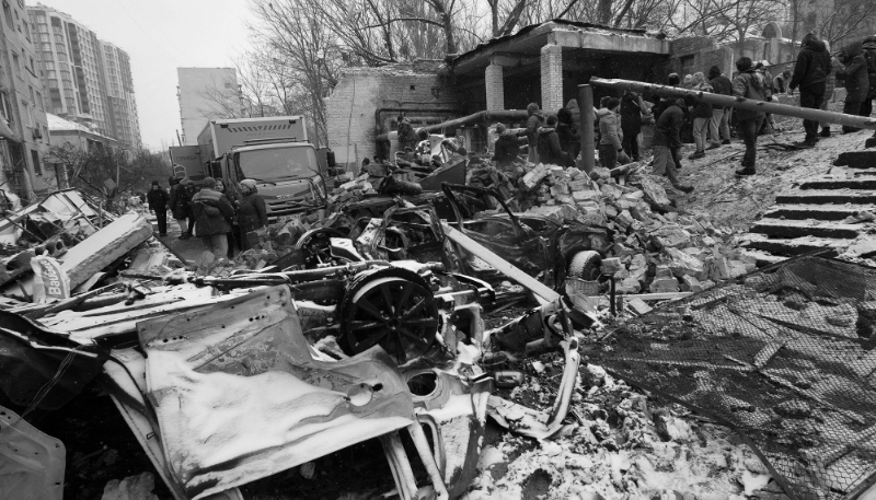 Un immeuble détruit par une attaque de missiles russes, à Kiev, le 3 janvier 2024. 