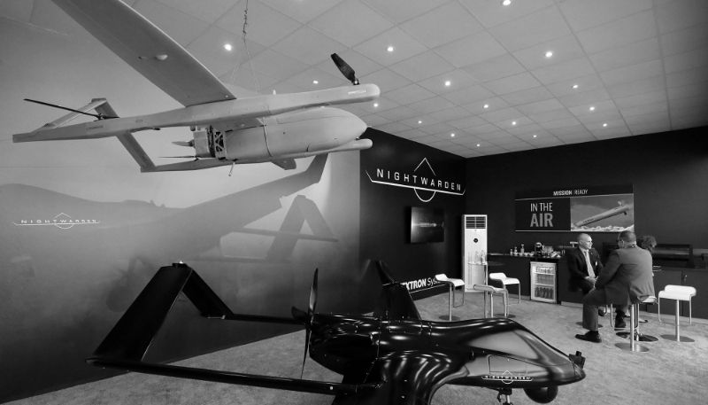 Un drone Nightwarden de l'entreprise américaine Textron exposé lors du salon aéronautique de Dubaï en 2017.