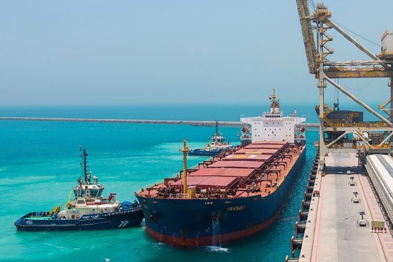 Une livraison de bauxite en provenance de Guinée assurée par Abu Dhabi Ports, en juin 2018.