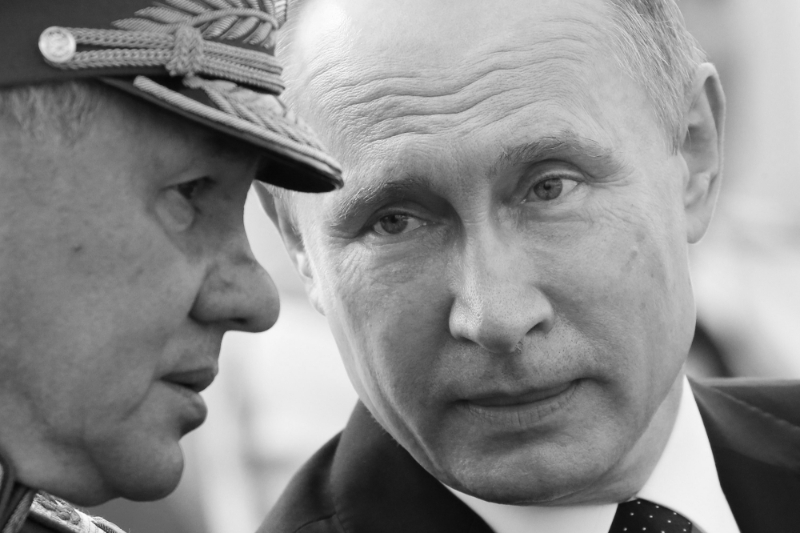 Le ministre russe de la défense, Sergueï Choïgou, et le président Vladimir Poutine.