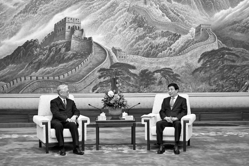 L'idéologue officiel du Parti communiste chinois, Wang Huning, a rencontré le vice-président du parti d'opposition Kuomintang, Andrew Hsia, le 10 février 2023.