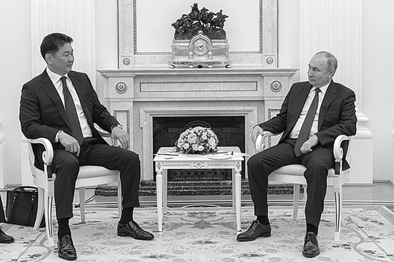 Le président mongol Ukhnaagiin Khurelsukh (à gauche) a été reçu le 16 décembre 2021 à Moscou par son homologue russe Vladimir Poutine.