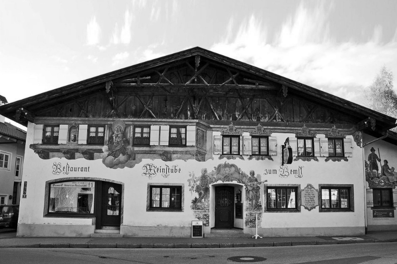 La devanture du Bems'l Music Bar & Grill, à Oberammergau.